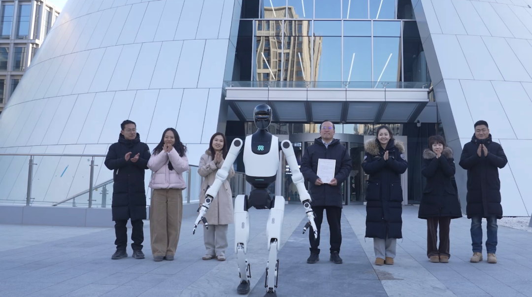 全球首次！具身智能机器人直连卫星，完成地面无网络环境自主作业(图3)